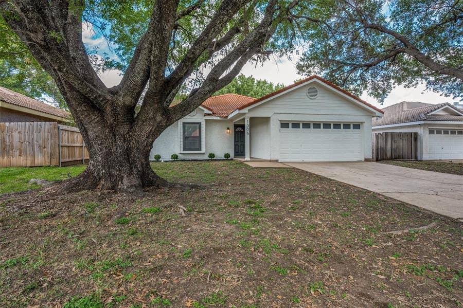 Property photo for 1305 Nelson Place, Fort Worth, TX