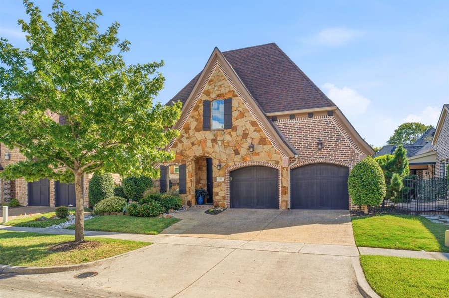 Property photo for 919 Charles River Court, Allen, TX
