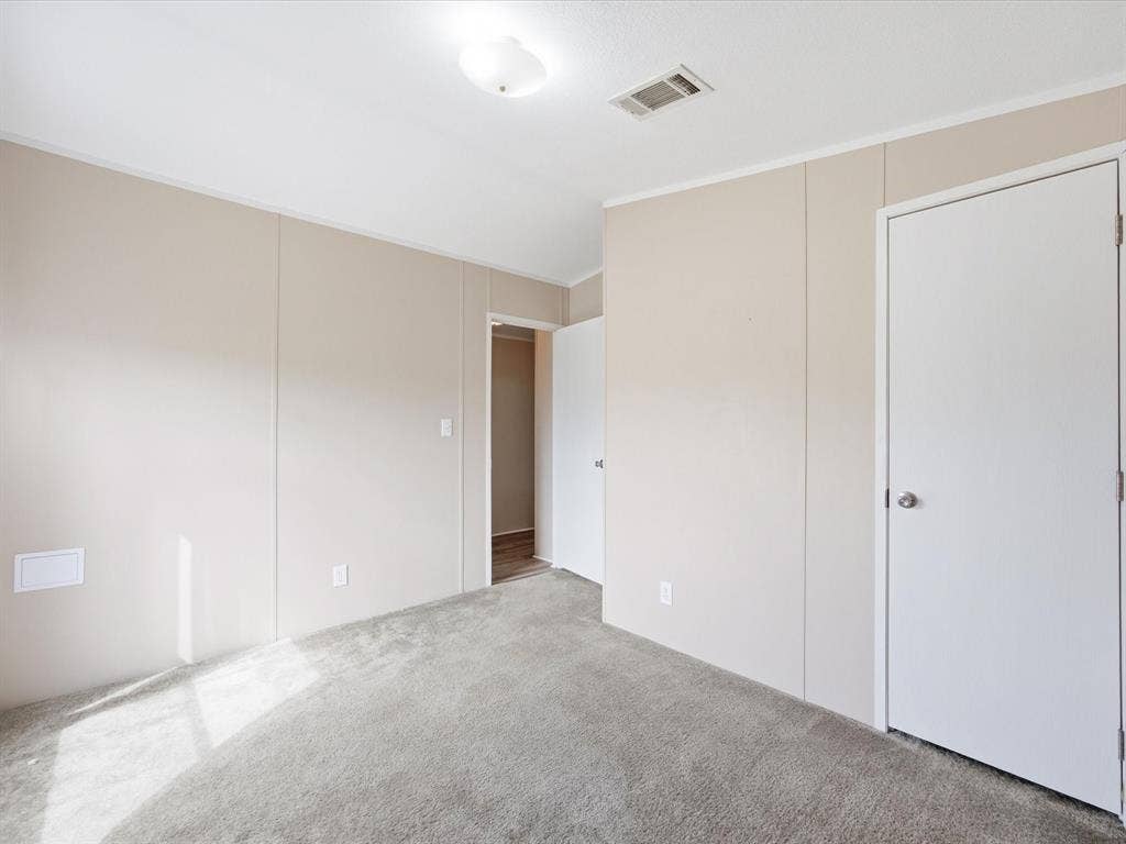 4113 Goliad Drive, Granbury, TX 76048 Split bedroom, nice sized closet with hall bath.