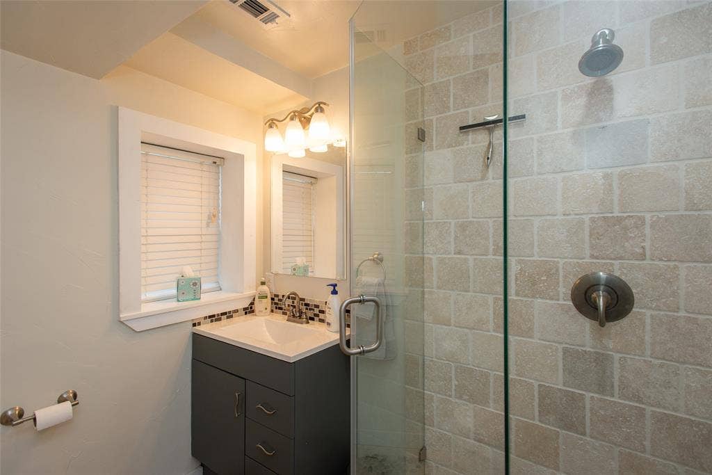 116 Isle Of View Drive, Tool, TX 75143 116 Isle Of View Drive, Tool, TX 75143
