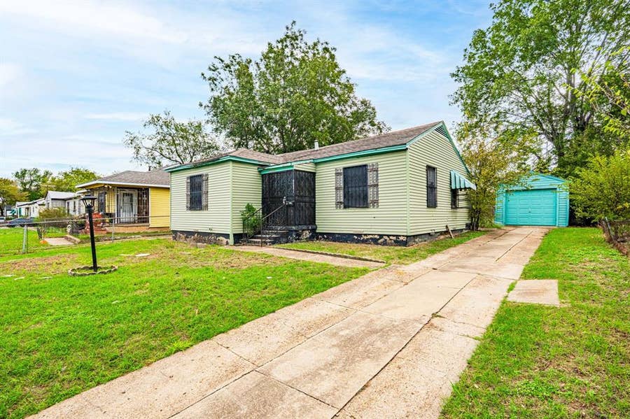 Property photo for 2606 Lea Crest Drive, Dallas, TX