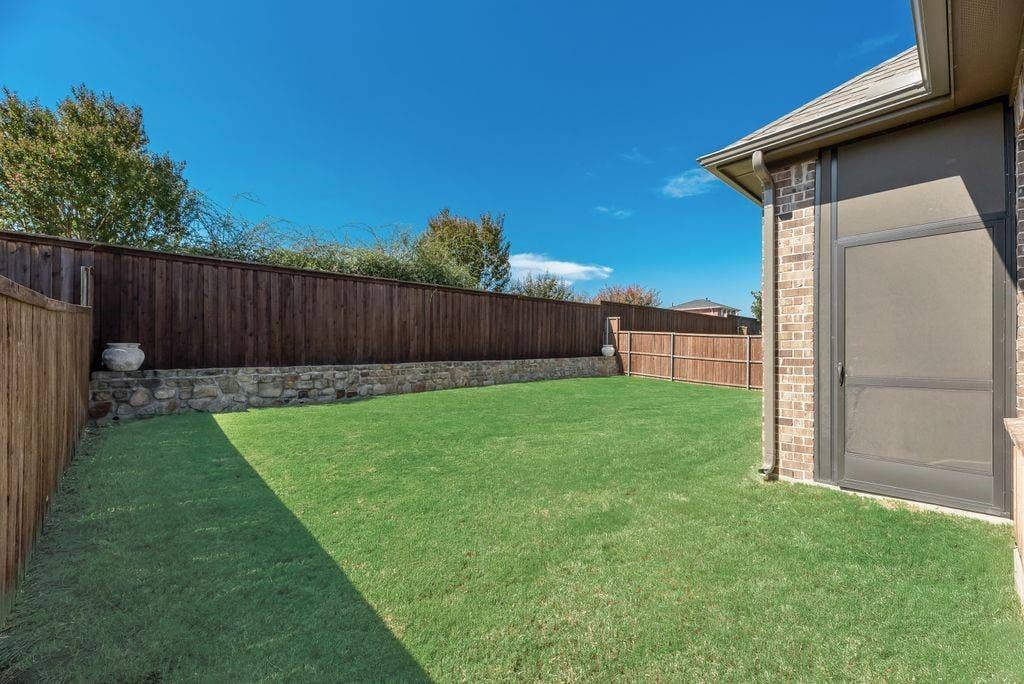 1009 Pampa Drive, Murphy, TX 75094