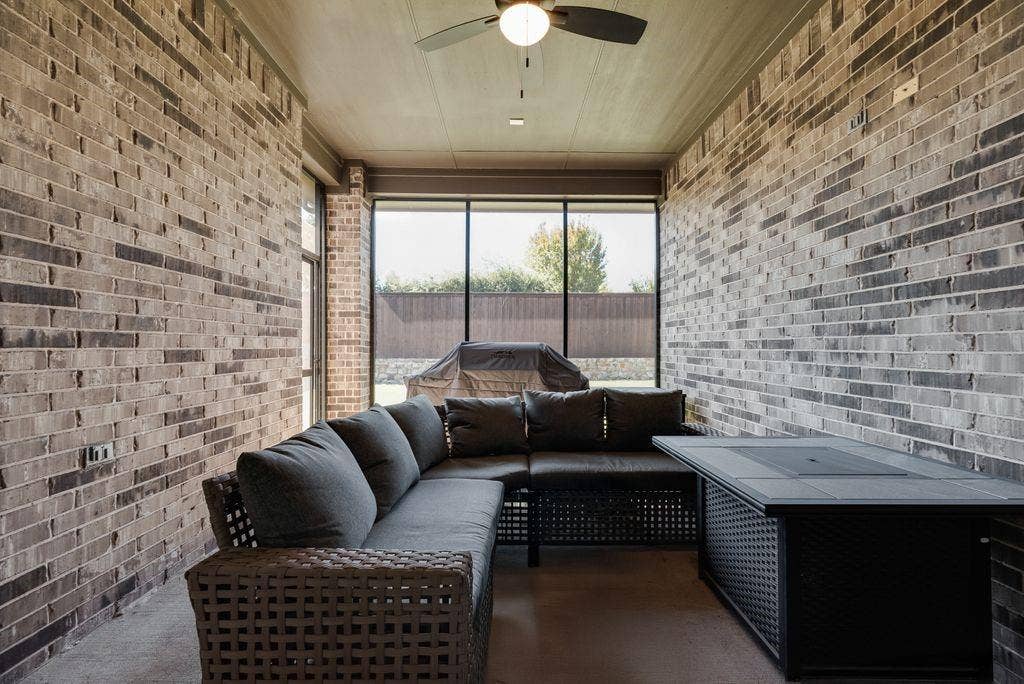 SPF screened in patio!