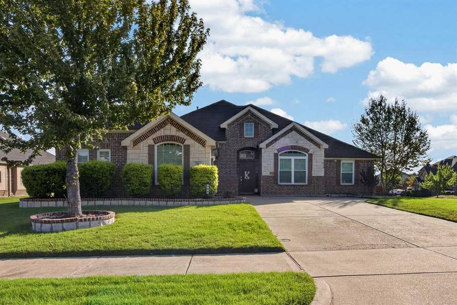 Property photo for 700 Edgewood Drive, DeSoto, TX