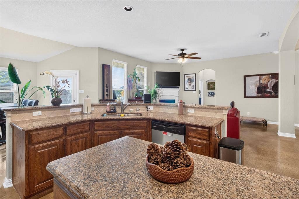 700 Edgewood Drive, DeSoto, TX 75115 700 Edgewood Drive, DeSoto, TX 75115