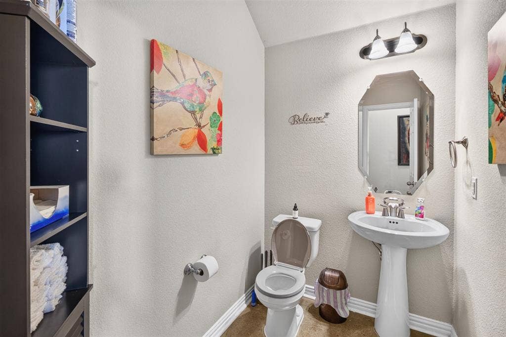 700 Edgewood Drive, DeSoto, TX 75115 700 Edgewood Drive, DeSoto, TX 75115
