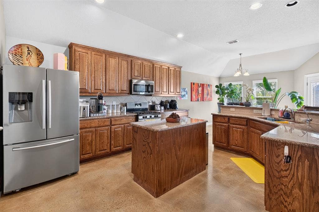700 Edgewood Drive, DeSoto, TX 75115 700 Edgewood Drive, DeSoto, TX 75115
