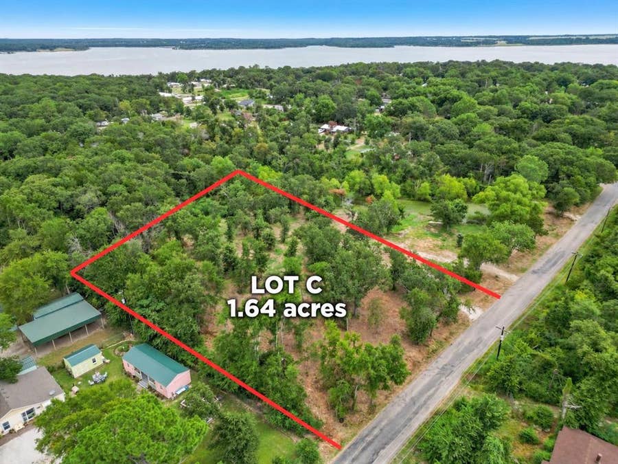 Property photo for 1221 Hillcrest Circle, Gordonville, TX