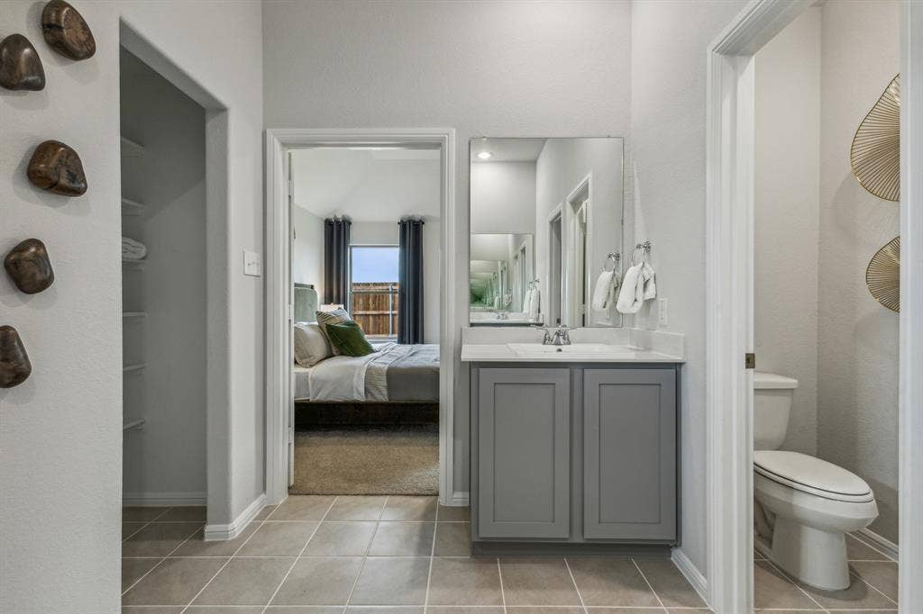 2015 Steeplechase Lane, Seagoville, TX 75159 Primary Bathroom in the Turquoise home plan – REPRESENTATIVE PHOTO