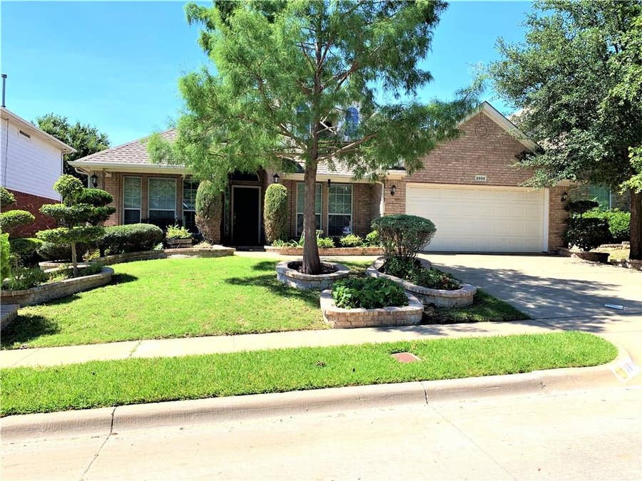 Property photo for 2808 Fossil Run Boulevard, Fort Worth, TX
