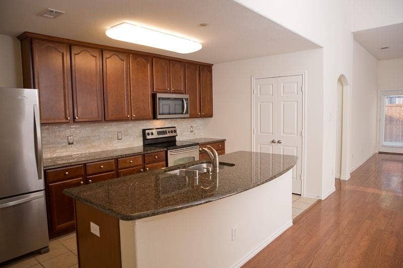 10154 Summit Run Drive, Frisco, TX 75035 10154 Summit Run Drive, Frisco, TX 75035
