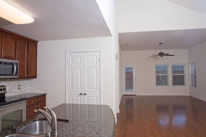 10154 Summit Run Drive, Frisco, TX 75035 10154 Summit Run Drive, Frisco, TX 75035
