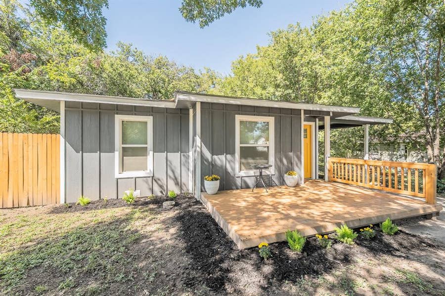 Property photo for 1228 S Brazos Street, Weatherford, TX