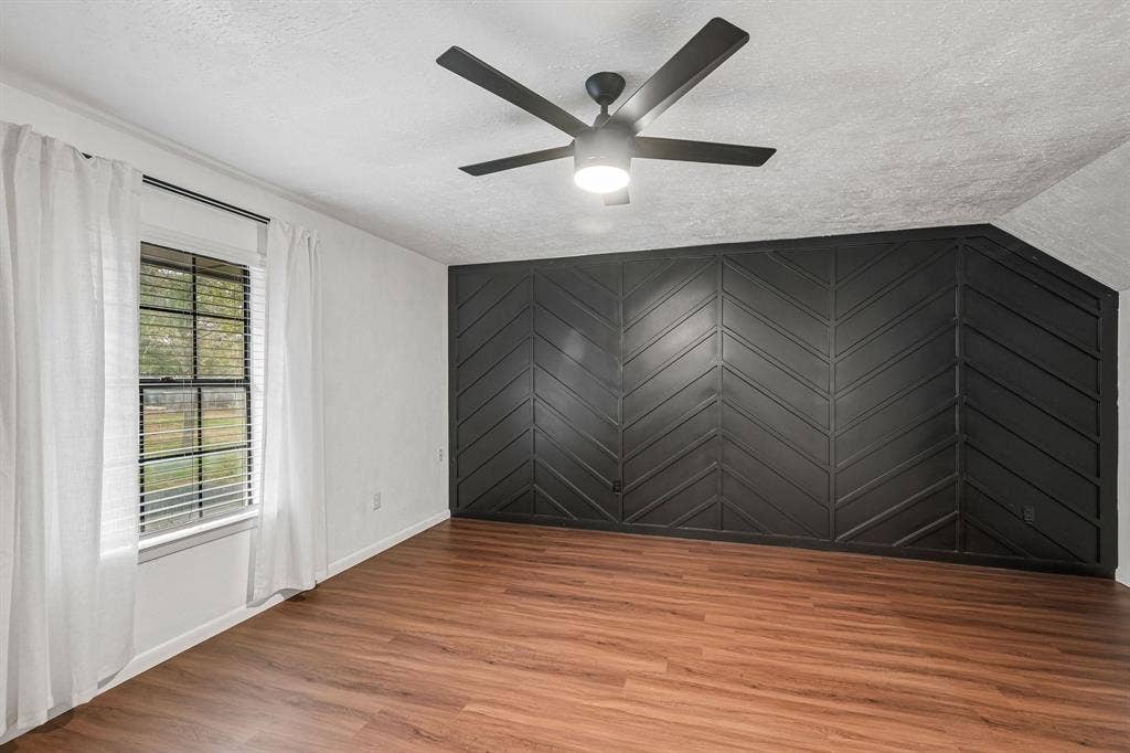 180 N Woodland Trail, Double Oak, TX 75077 Bedroom or flex room/ "bonus room" upstairs