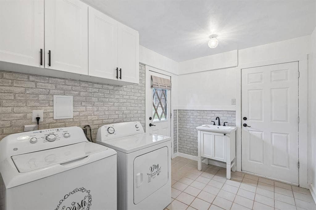 180 N Woodland Trail, Double Oak, TX 75077 180 N Woodland Trail, Double Oak, TX 75077