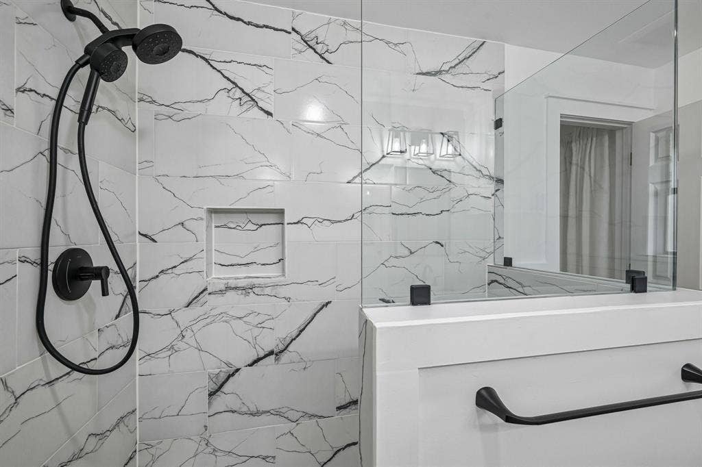 180 N Woodland Trail, Double Oak, TX 75077 Primary Ensuite Bathroom
