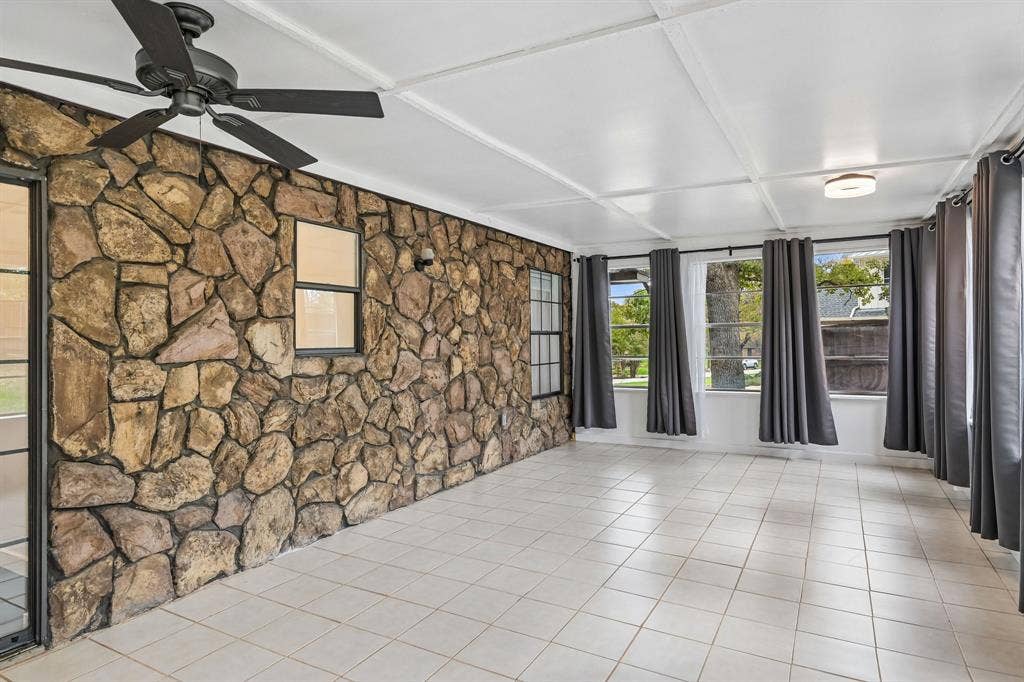 180 N Woodland Trail, Double Oak, TX 75077 180 N Woodland Trail, Double Oak, TX 75077