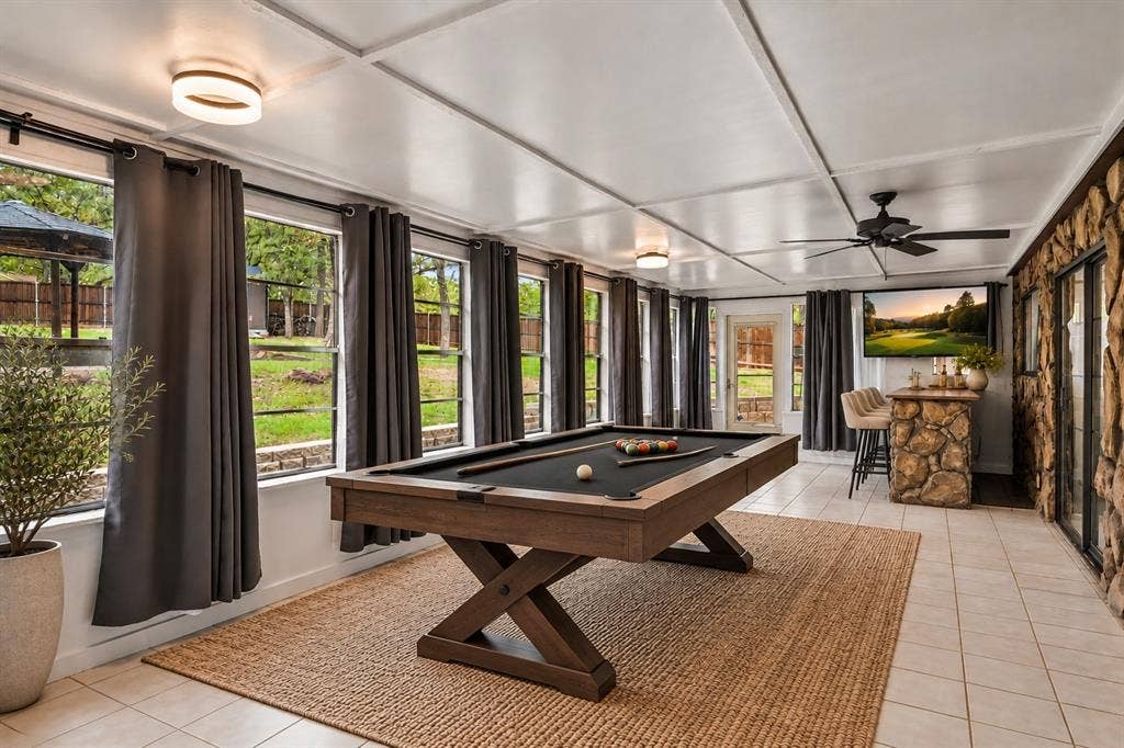 180 N Woodland Trail, Double Oak, TX 75077 Virtually Staged