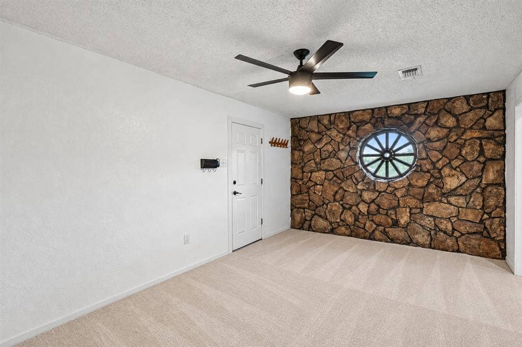 180 N Woodland Trail, Double Oak, TX 75077 180 N Woodland Trail, Double Oak, TX 75077