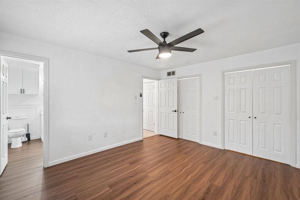180 N Woodland Trail, Double Oak, TX 75077 Primary Bedroom with Ensuite Bathroom upstairs