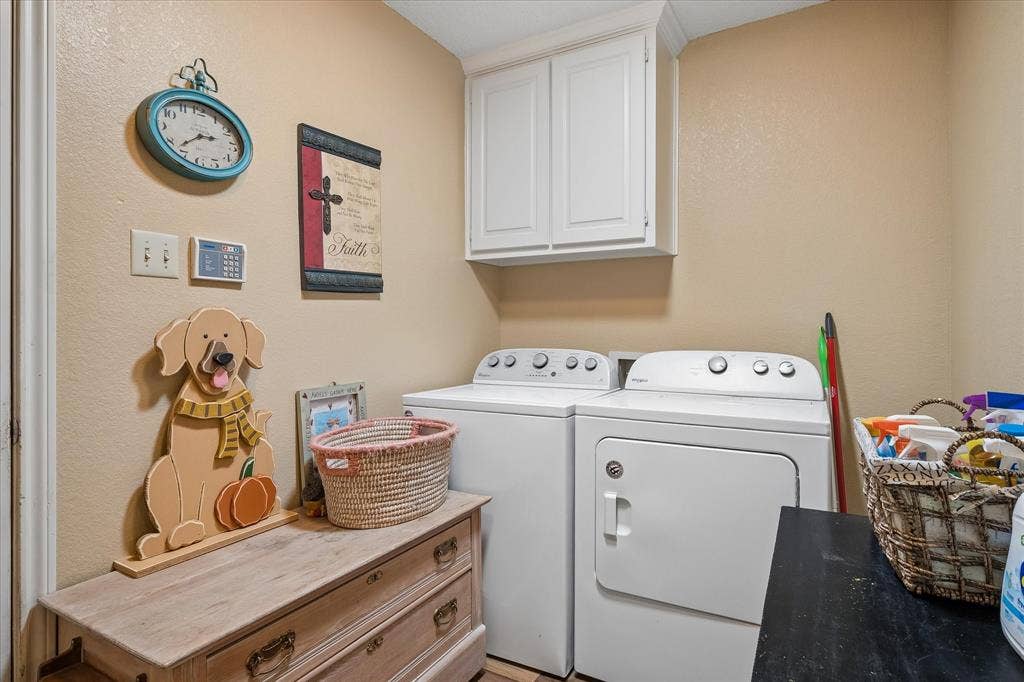 8920 Ashcraft Drive, North Richland Hills, TX 76182 Huge utility room