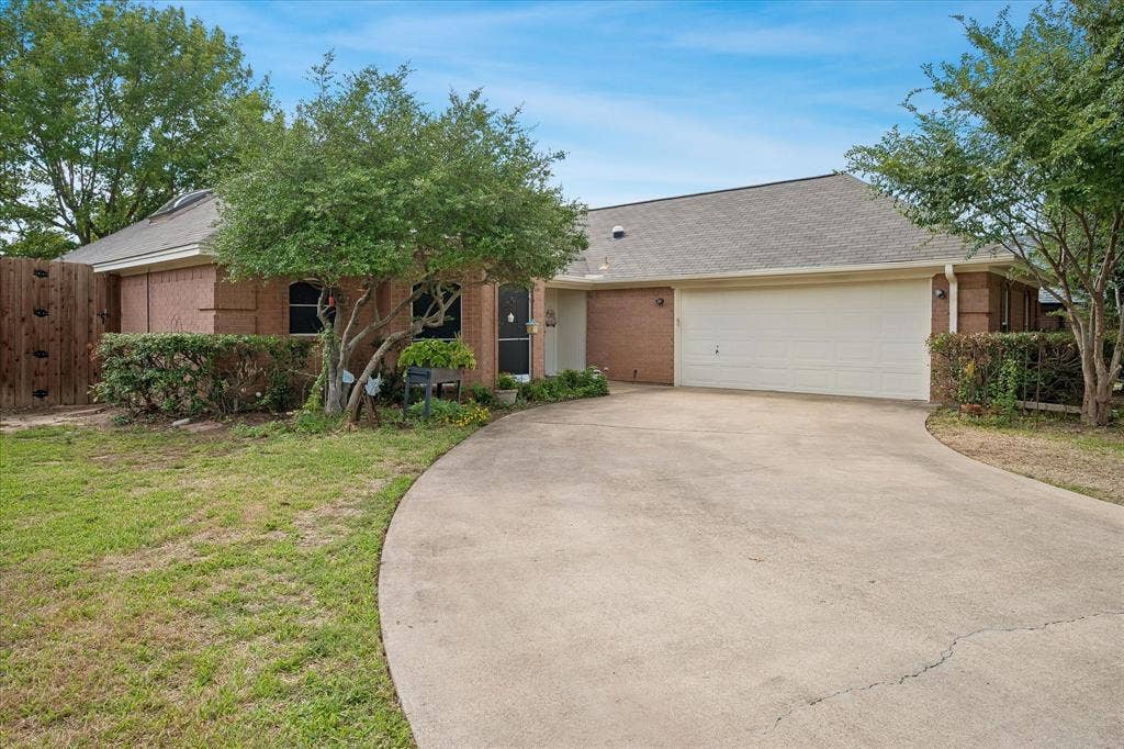 8920 Ashcraft Drive, North Richland Hills, TX 76182 8920 Ashcraft Drive, North Richland Hills, TX 76182