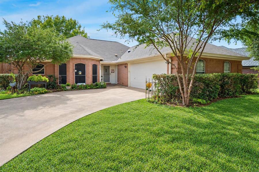 Property photo for 8920 Ashcraft Drive, North Richland Hills, TX