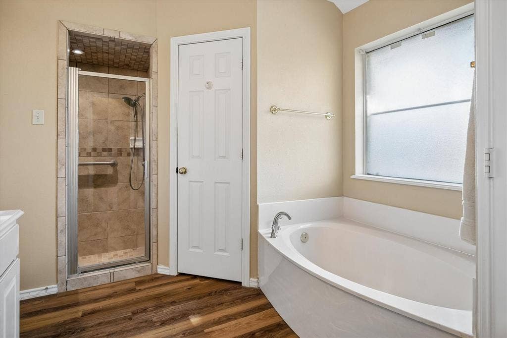 8920 Ashcraft Drive, North Richland Hills, TX 76182 Separate show and separate walk in closets