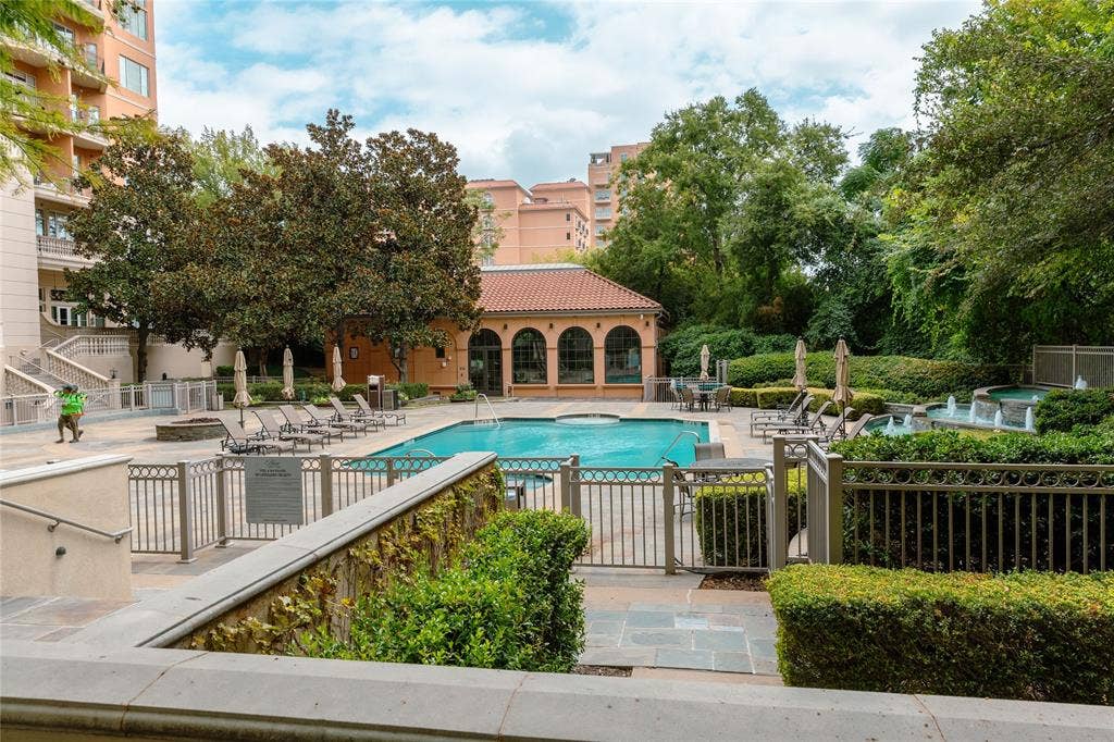2828 Hood Street, #801, Dallas, TX 75219 2828 Hood Street, #801, Dallas, TX 75219
