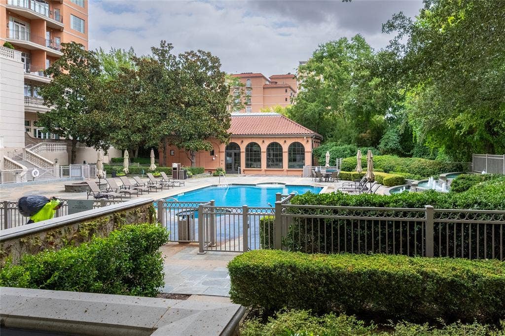 2828 Hood Street, #801, Dallas, TX 75219 2828 Hood Street, #801, Dallas, TX 75219