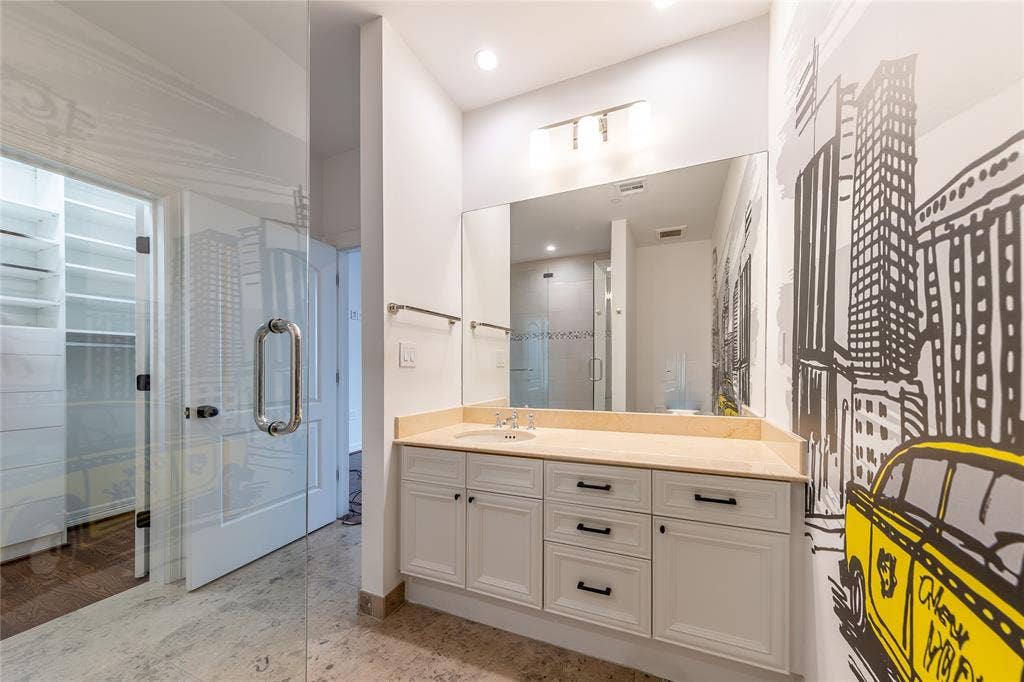 2828 Hood Street, #801, Dallas, TX 75219 2828 Hood Street, #801, Dallas, TX 75219