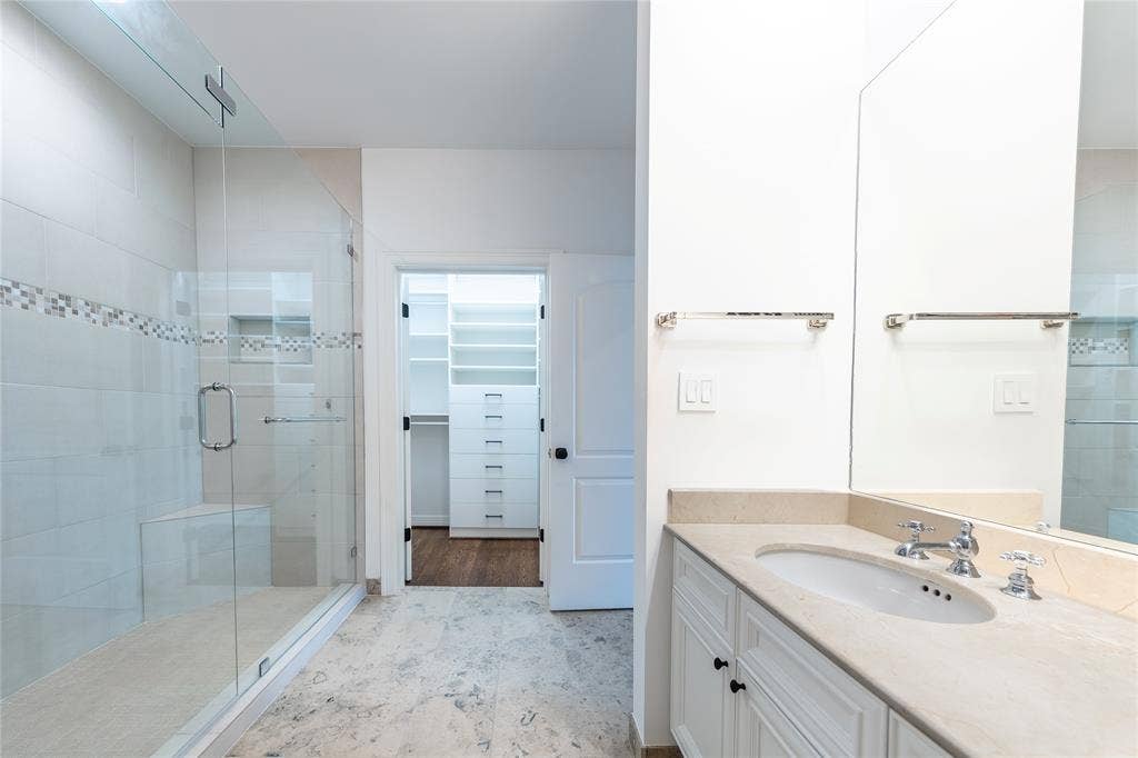 2828 Hood Street, #801, Dallas, TX 75219 2828 Hood Street, #801, Dallas, TX 75219