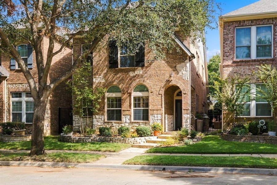 Property photo for 227 Buckingham Avenue, Euless, TX