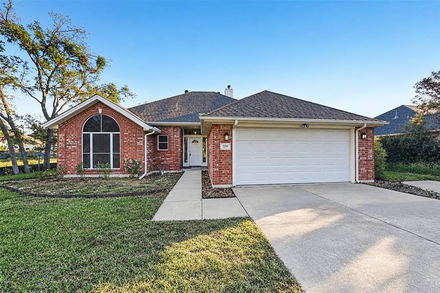 Property photo for 506 Dallas Drive, Roanoke, TX