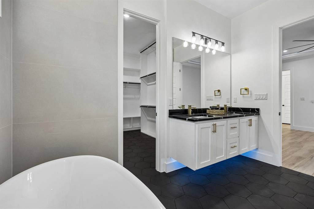 3513 Nomas Street, Dallas, TX 75212 3513 Nomas Street, Dallas, TX 75212