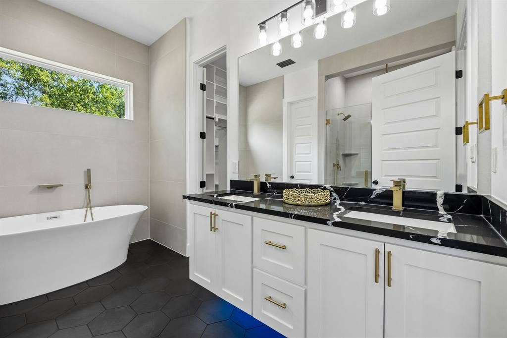 3513 Nomas Street, Dallas, TX 75212 3513 Nomas Street, Dallas, TX 75212