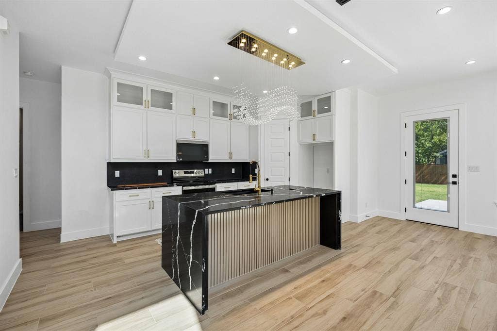 3513 Nomas Street, Dallas, TX 75212 3513 Nomas Street, Dallas, TX 75212