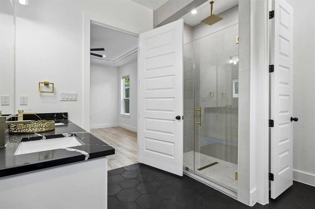 3513 Nomas Street, Dallas, TX 75212 3513 Nomas Street, Dallas, TX 75212