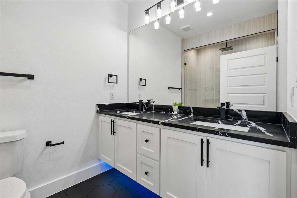 3513 Nomas Street, Dallas, TX 75212 3513 Nomas Street, Dallas, TX 75212