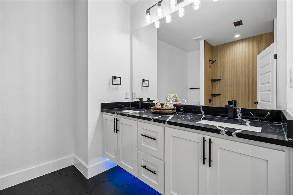 3513 Nomas Street, Dallas, TX 75212 3513 Nomas Street, Dallas, TX 75212
