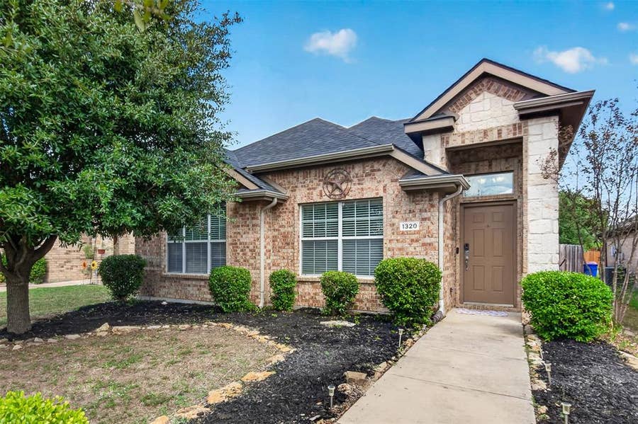 Property photo for 1320 Honeywood Lane, Royse City, TX