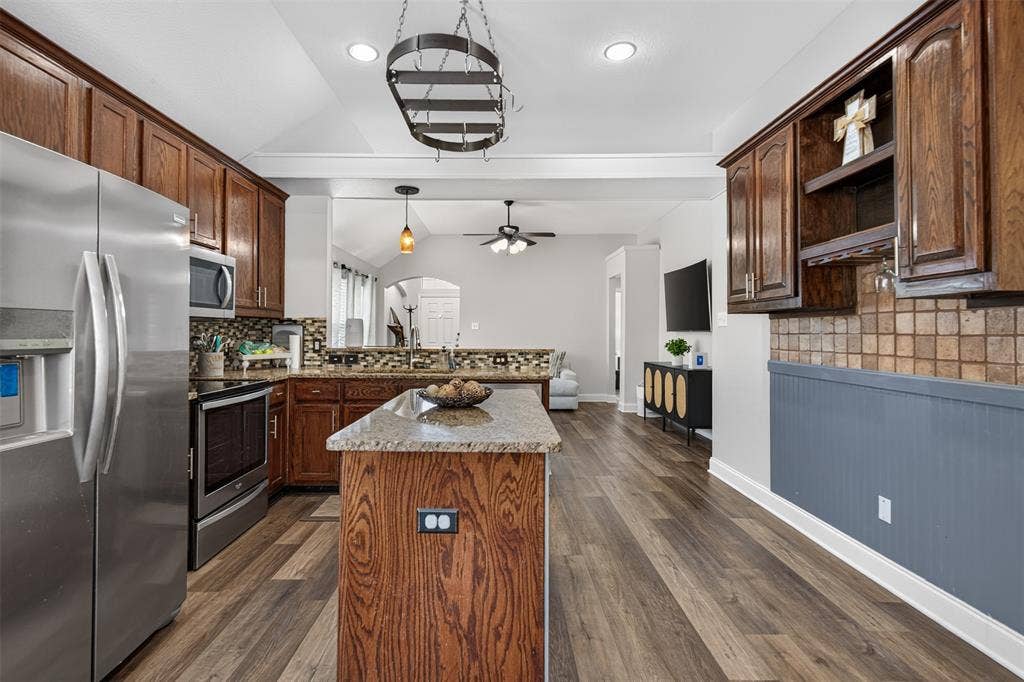 1320 Honeywood Lane, Royse City, TX 75189 1320 Honeywood Lane, Royse City, TX 75189