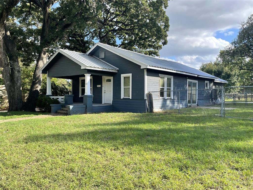 620 Maple Street, Teague, TX 75860