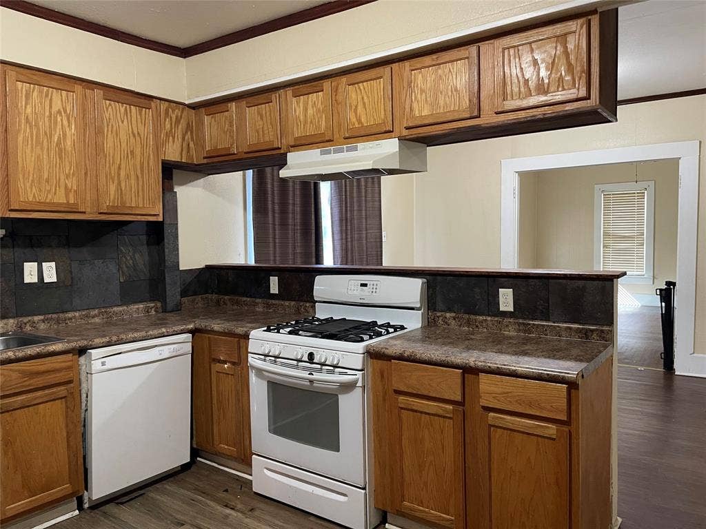 620 Maple Street, Teague, TX 75860