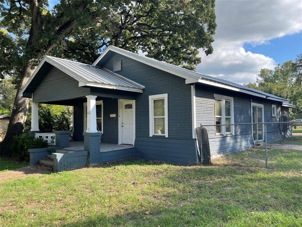 620 Maple Street, Teague, TX 75860