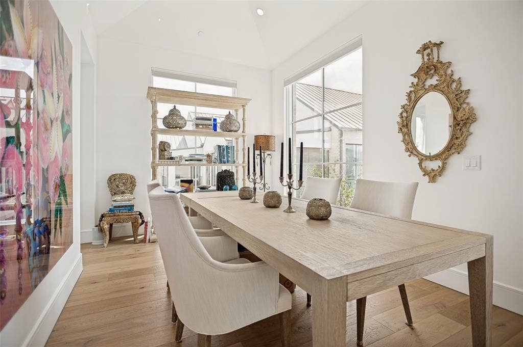 320 N O Connor Ridge Boulevard, #21, Irving, TX 75038 Formal dining for effortless entertaining