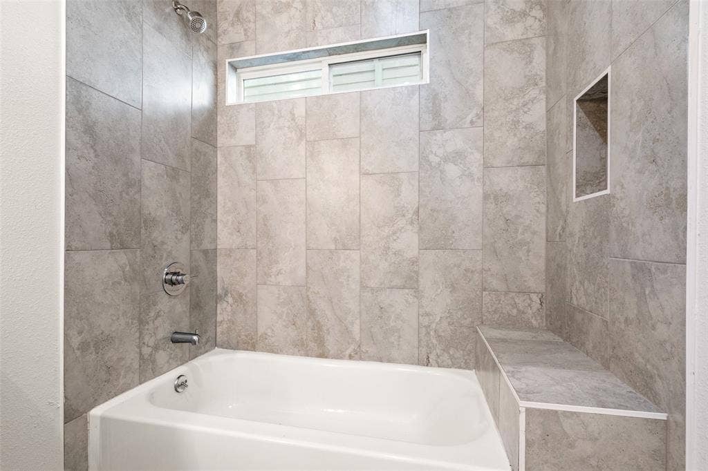 808 W 10th Street, Dallas, TX 75208 808 W 10th Street, Dallas, TX 75208