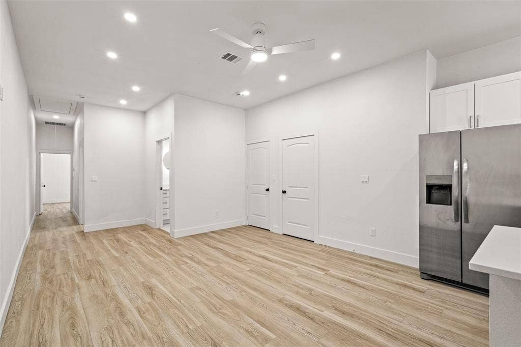 808 W 10th Street, Dallas, TX 75208 808 W 10th Street, Dallas, TX 75208