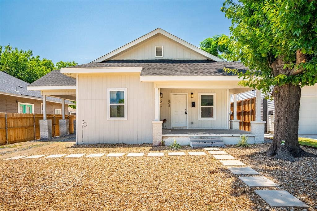 808 W 10th Street, Dallas, TX 75208 808 W 10th Street, Dallas, TX 75208