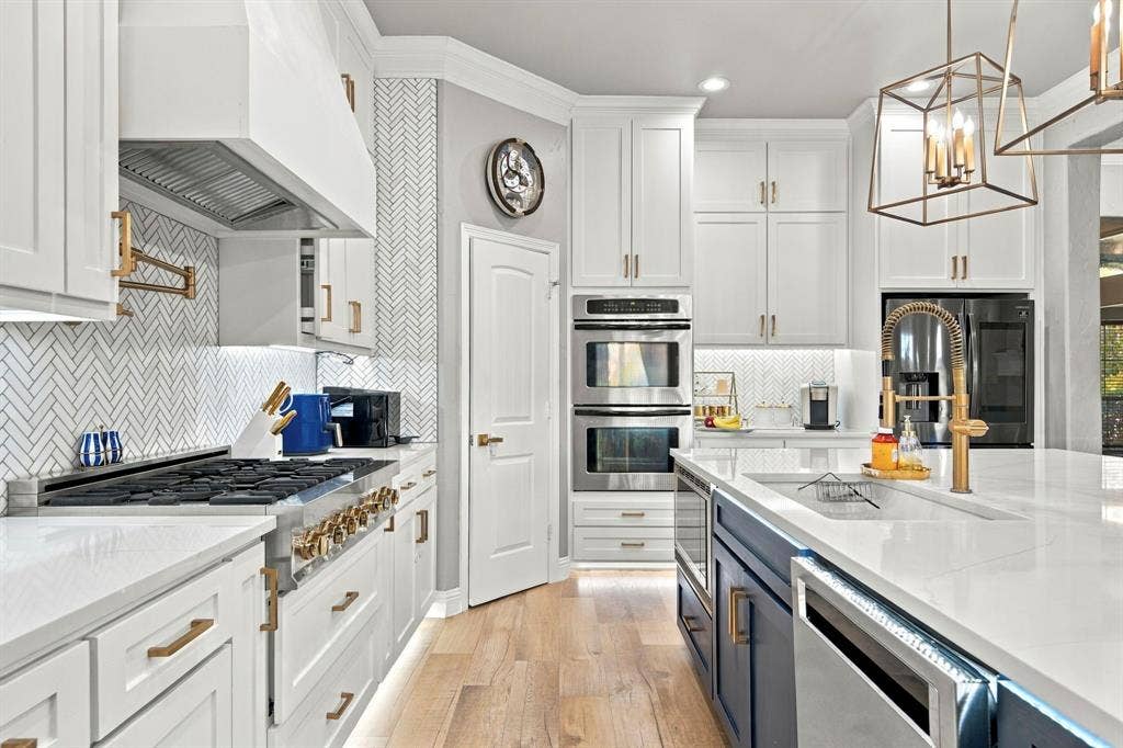 3220 Baylor Boulevard, Midlothian, TX 76065